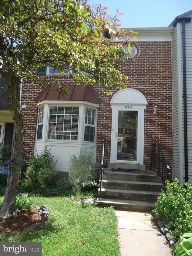 14524 Four Chimney Dr, Centreville, VA 20120 Townhome Rentals in