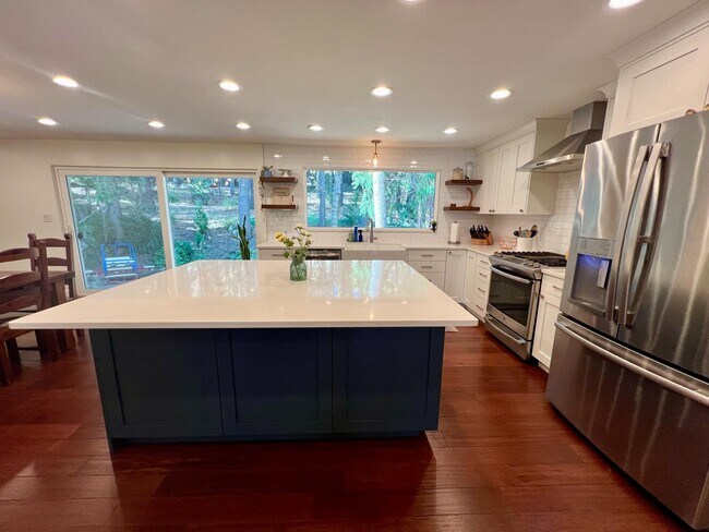 Foto del edificio - 6120 W Valley View Dr