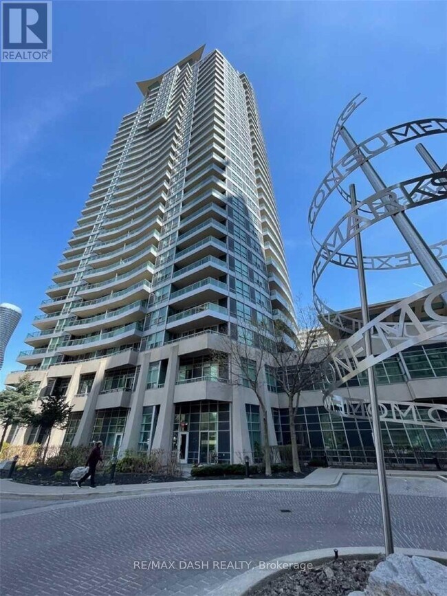 Building Photo - 1 Elm Dr W