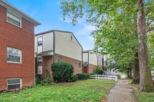 Foto del edificio - 1448 Highland St