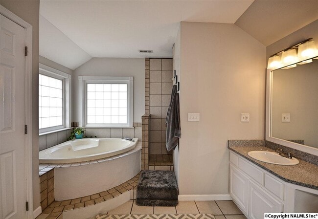 Foto del edificio - 109 Daffodil Cir