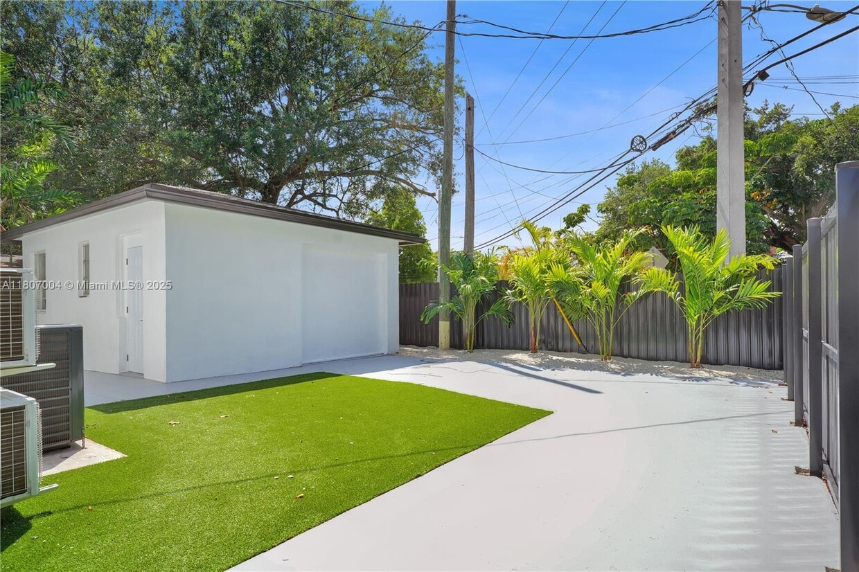 Building Photo - 210 Beacom Blvd