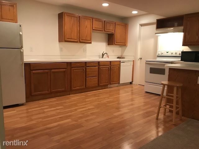 Primary Photo - 2 br, 1 bath Apartment - 743 "I" St. B Unit B