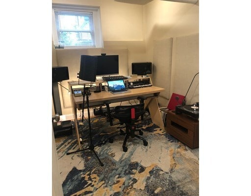 Building Photo - 24 Summit Ave