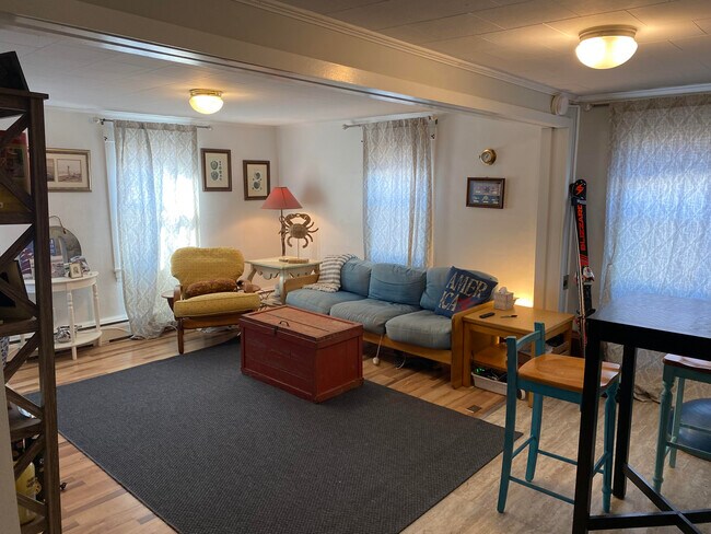 Building Photo - 17 Hanson St