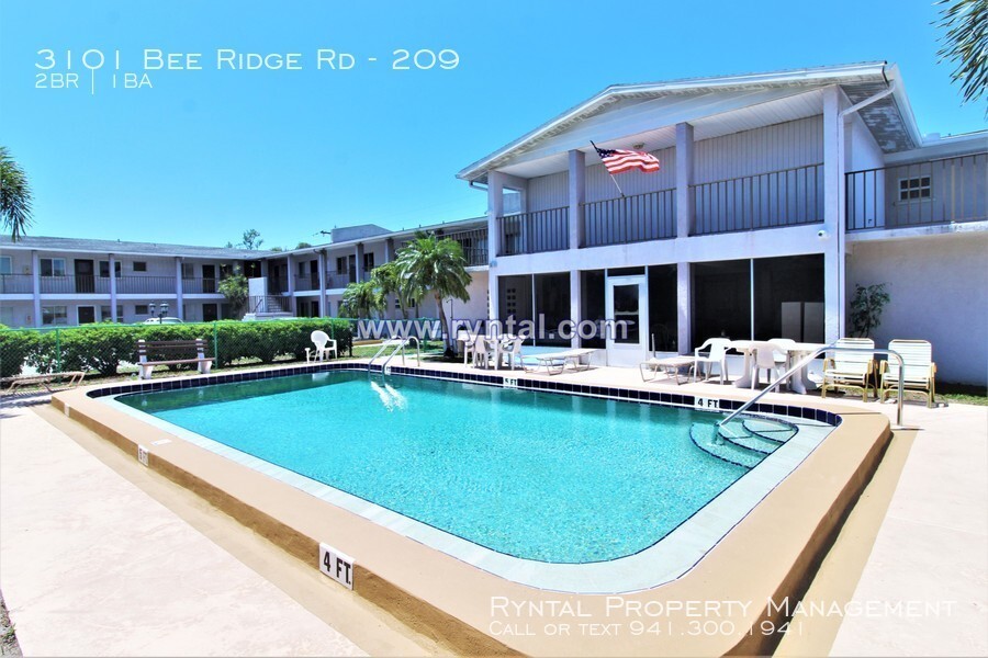 Foto principal - 3101 Bee Ridge Rd