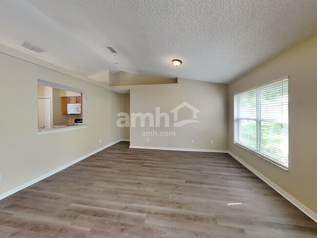Building Photo - 13404 Silver Leaf Cir
