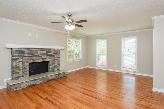 Building Photo - 4609 Pine Harbor Ct NE