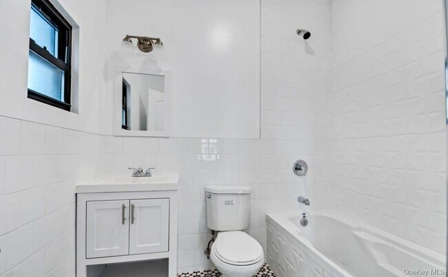 Foto del edificio - 1842 Hunt Ave