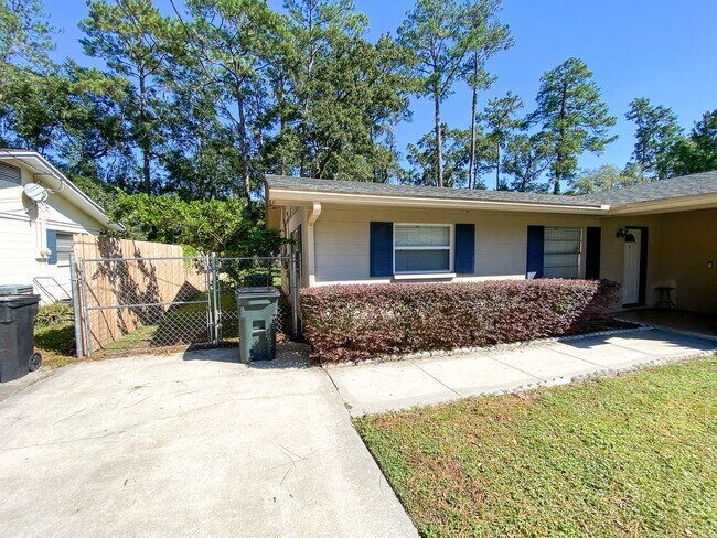 Building Photo - Fully Renovated 2/1 at 3723 NW 45th St Unit A