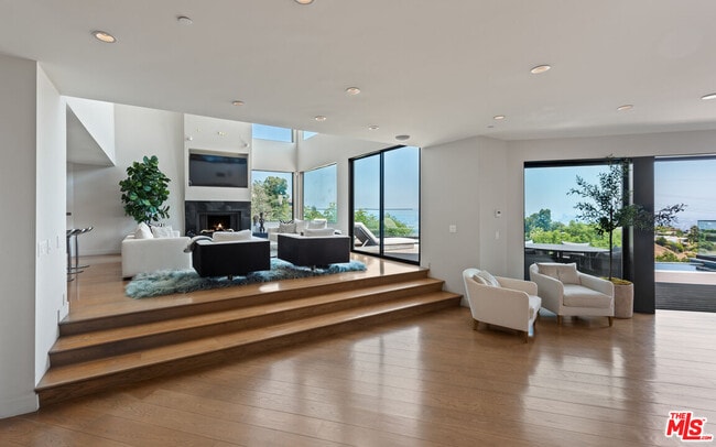 Foto del edificio - 2826 Las Alturas St