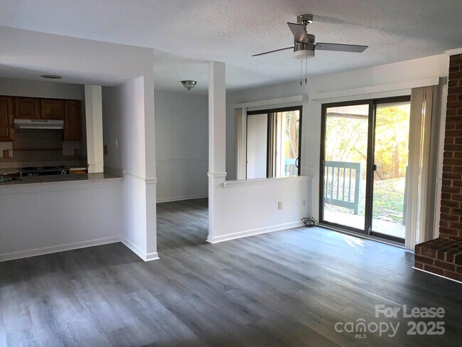 Foto del edificio - 11026 Harrowfield Rd