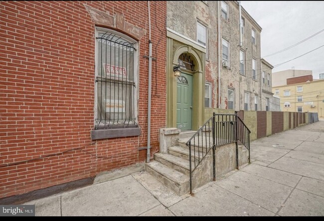 Main Entrance into the apartment - 1542 N 15th St