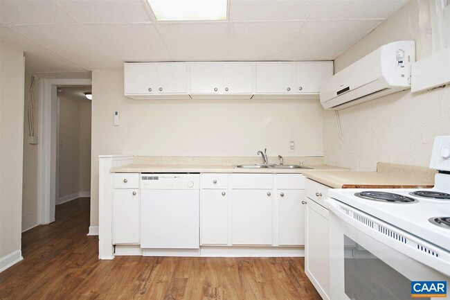 Building Photo - 414 Woodhaven Ct
