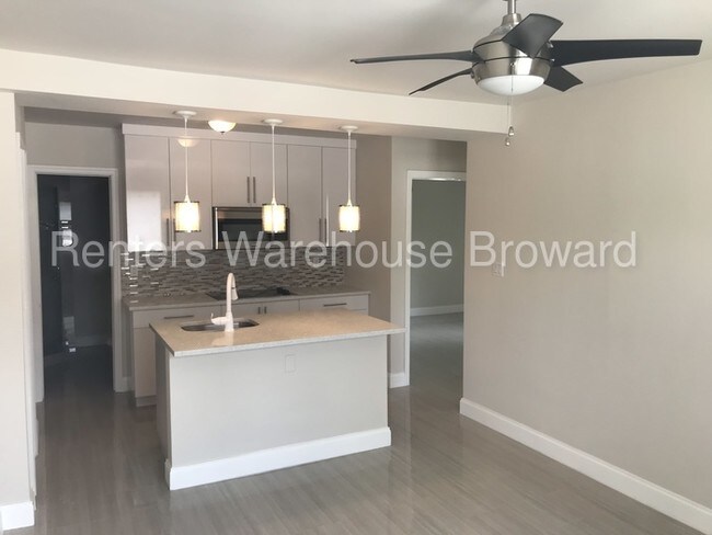 Building Photo - Completely Remodeled 2/2 in Victoria Park