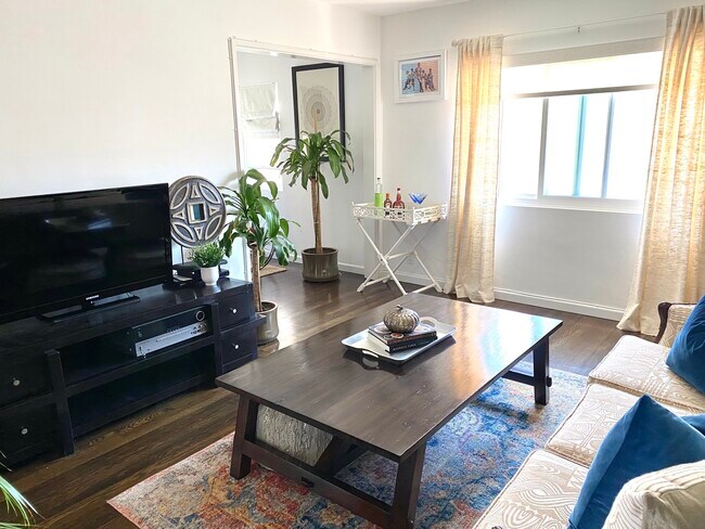 Sala de estar - 811 E Nutwood St