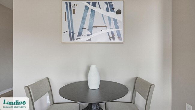 Building Photo - 402 W Lincoln St