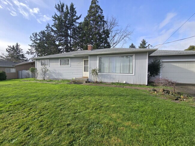 Building Photo - 1800 NW Lynwood St