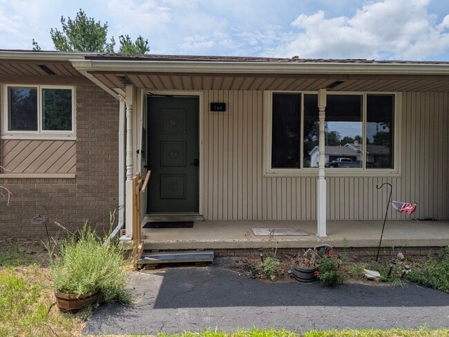 Building Photo - 168 McCatty Dr