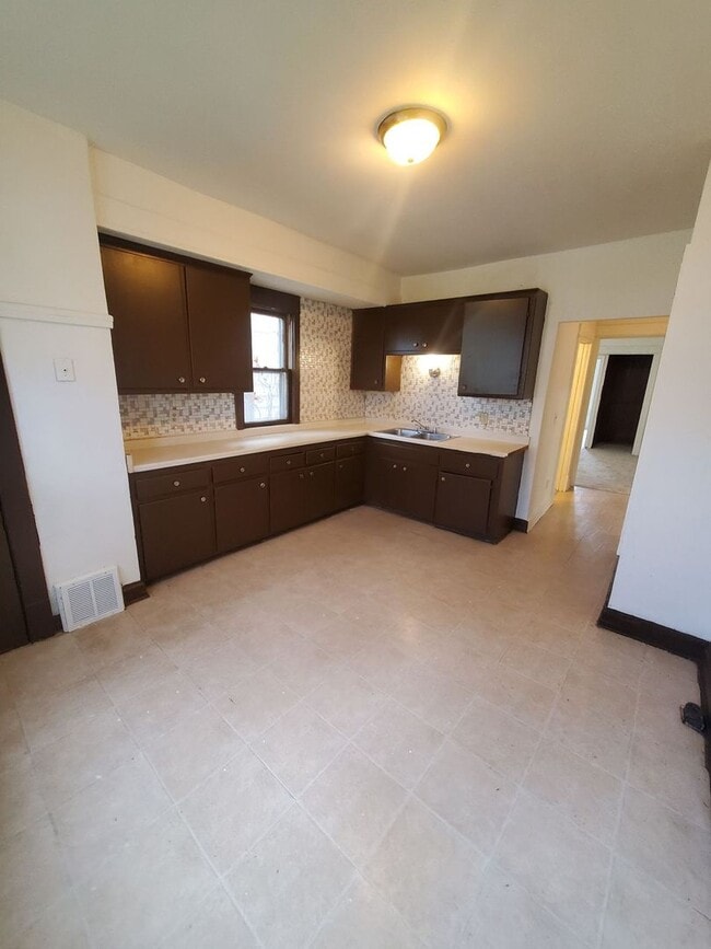 Building Photo - 3134-3136 N 35th St. (Duplex)