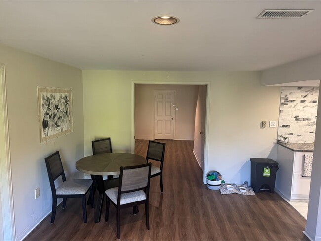 Building Photo - 184 Timpson Dr