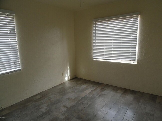 Foto del edificio - 2309 N Treat Ave