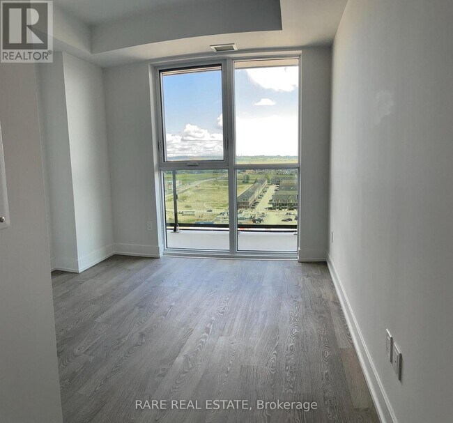 Photo du bâtiment - 2550-2550 Simcoe St N