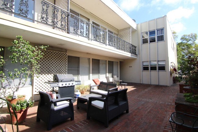 Foto del edificio - 1 bedroom in West Hollywood CA 90046