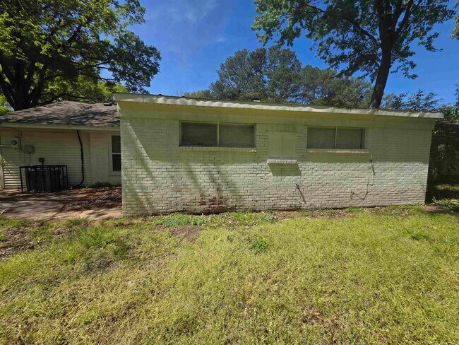 Building Photo - 1486 Patterson St