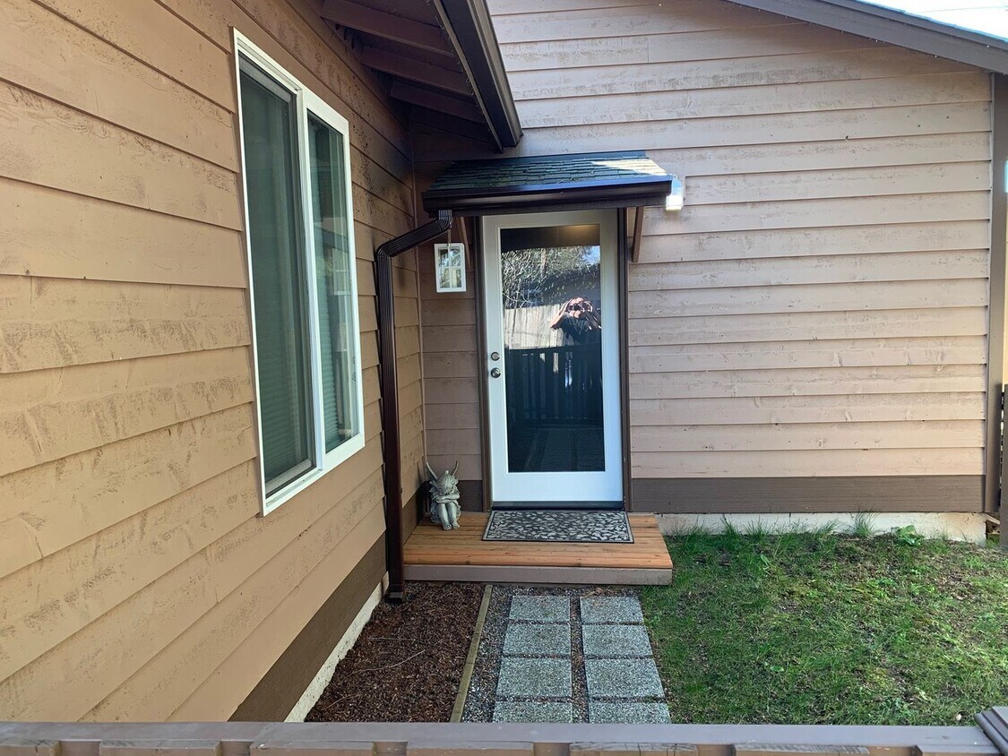 Primary Photo - BOTHELL - 1 BEDROOM