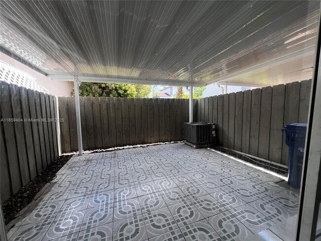 Foto del edificio - 8060 NW 10th St