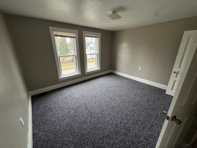 Building Photo - 15 Washington St