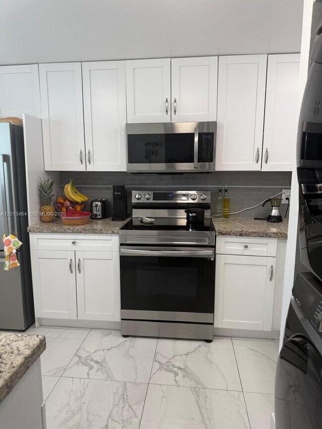 Foto del edificio - 1790 W 75th St