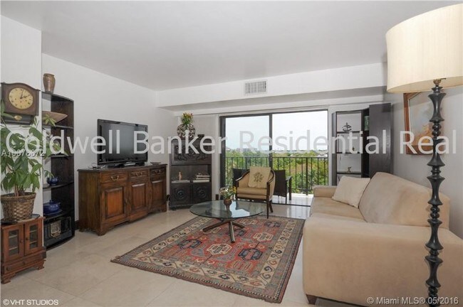 Foto del edificio - 77 Crandon Blvd