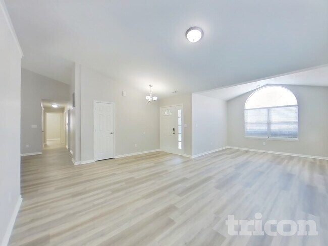 Foto del edificio - 993 Harvest Ridge Dr