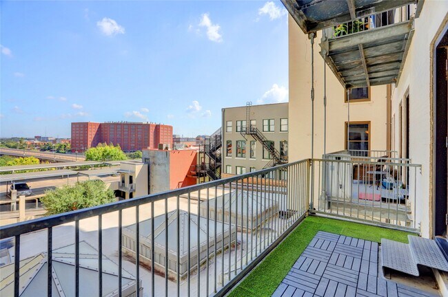 Foto del edificio - 915 Franklin St