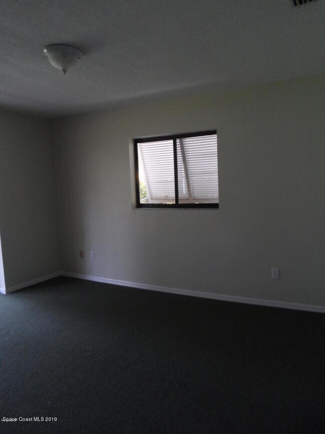 Foto del edificio - 5080 Hogan Pl