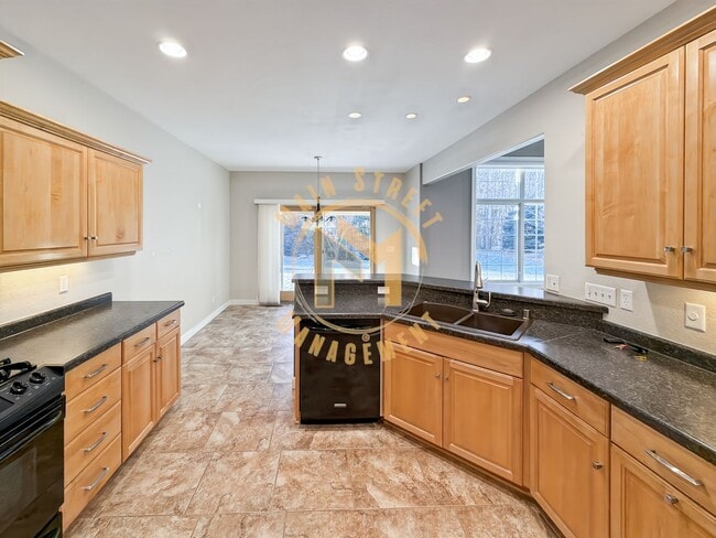 Building Photo - Executive Duplex: 3 Bed 3.5 Bath w/ 2 Stall Heated Garage