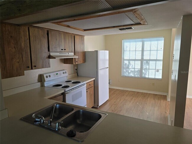 Building Photo - 16671 Brigadoon Dr