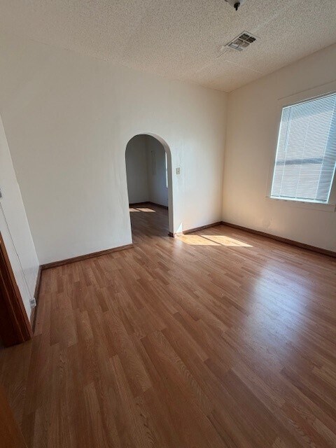 Comedor - 173 Highway 1003