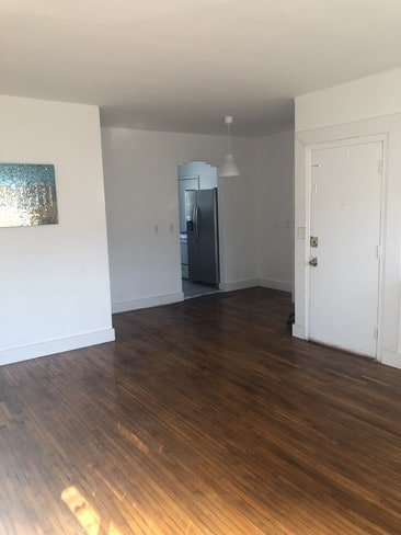 Building Photo - 985 Bay Dr