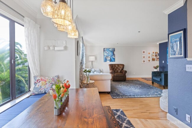 Building Photo - 1565 Sacramento St