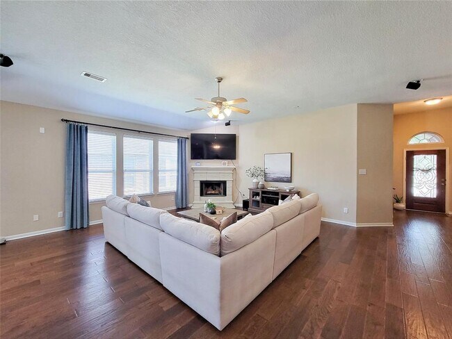 Foto del edificio - 17110 Tupelo Garden Cir
