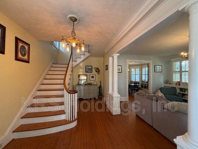 Building Photo - 622 S Armistead Ave