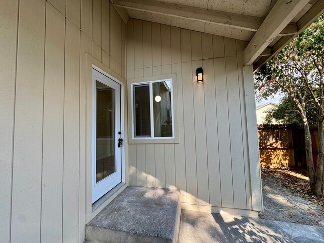 Building Photo - 2369 Kenton Ct