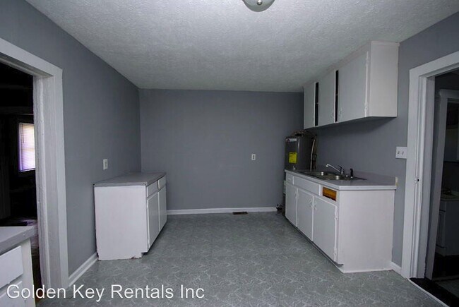 Building Photo - 2 br, 1 bath House - 901 Devereaux St.