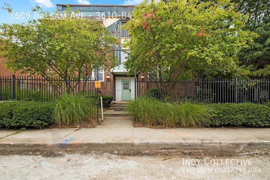 Foto principal - *MOVE-IN SPECIAL* - $300 off First Month!