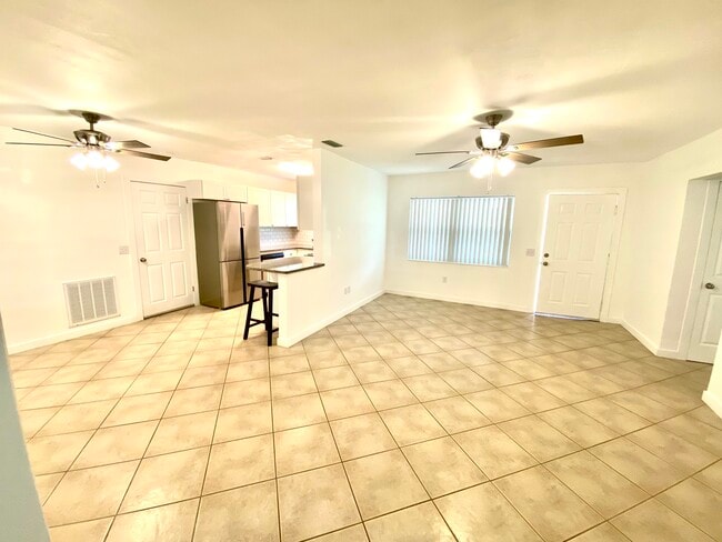 Building Photo - 1214 Eden Dr
