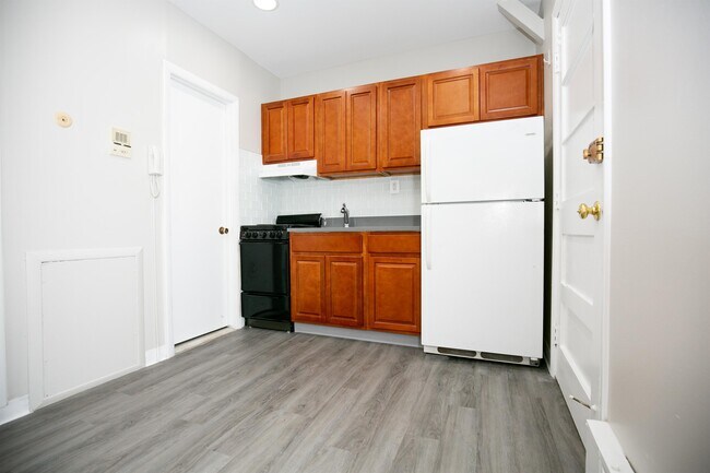 Building Photo - 930 Spruce St