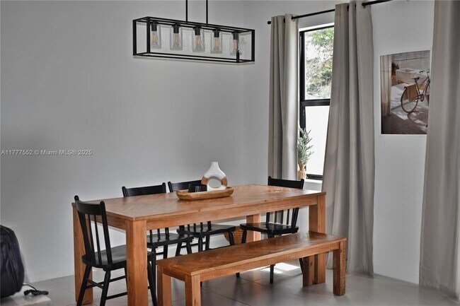 Foto del edificio - 452 NW 203rd Ter